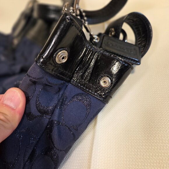 Coach shoulder bag - Picture 9 of 16